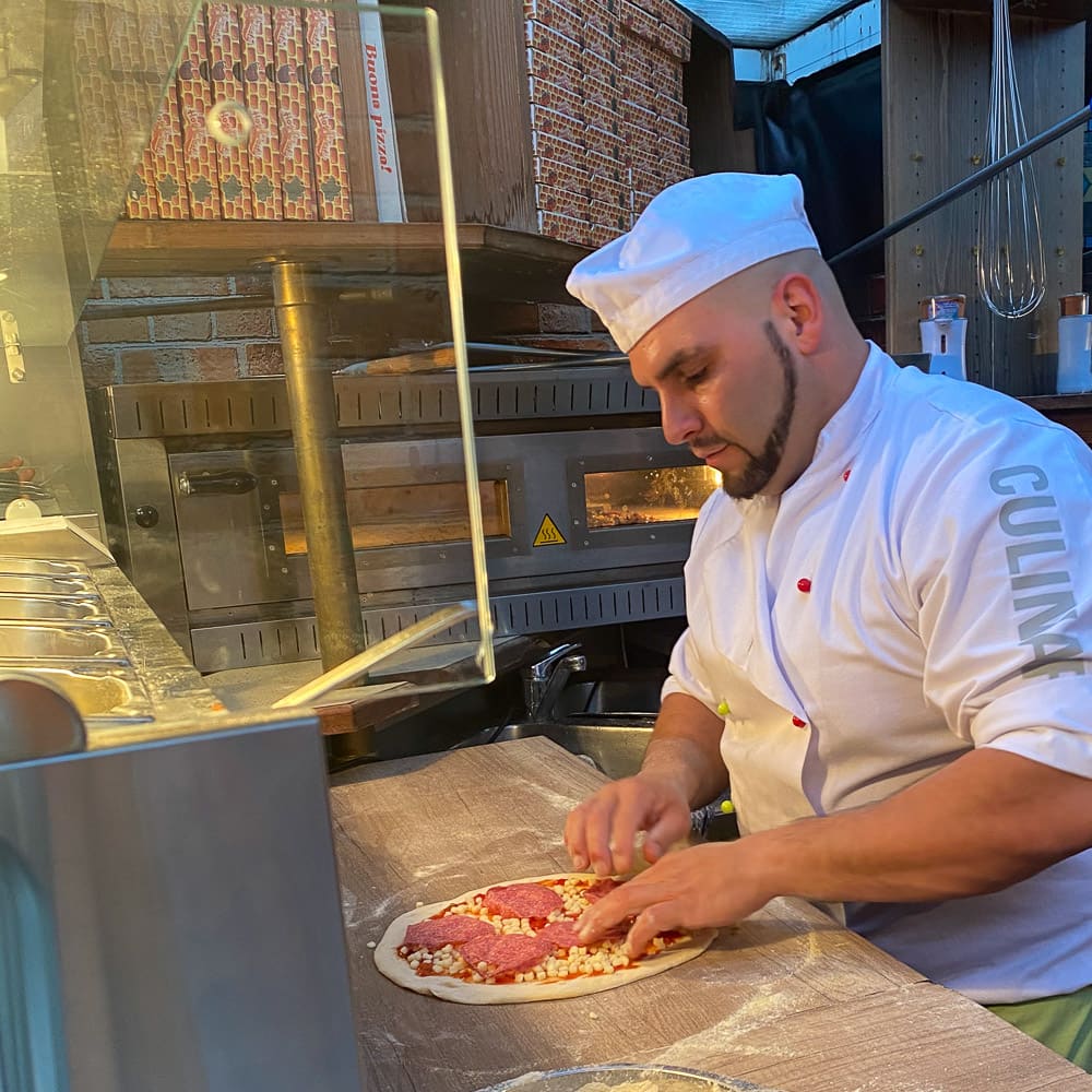 Pizza aus dem Steinofen